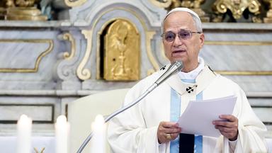 Papst Leo XIV. leitet eine Messe in der Kirche St. Thomas von Villanova im italienischen Castel Gandolfo am 15.08.2025.