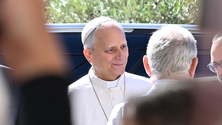 Papst Leo XIV. wird ins Gemelli-Krankenhaus eingeliefert