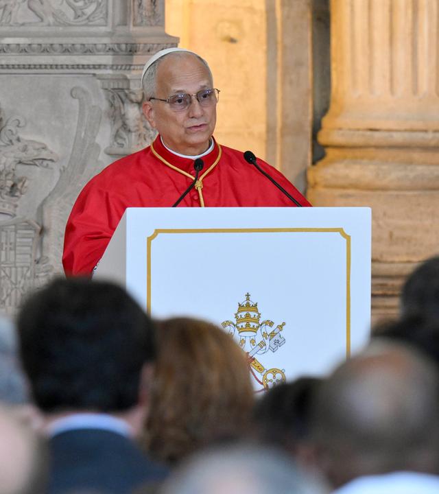 Papst Leo XIV. spricht während einer Begrüßungszeremonie im Königspalast in Madrid vor der diplomatischen Gemeinschaft am 06.06.2026. 