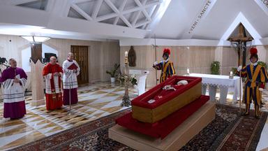 Ritus der Bestätigung zum Tode des Papstes in der Vatikanstadt