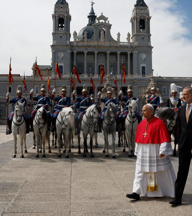 Die spanische Königsfamilie empfängt Papst Leo in Madrid