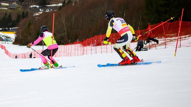 Alexander Rauen aus Deutschland in Aktion beim Para-Ski-Weltcup im Schwarzwald