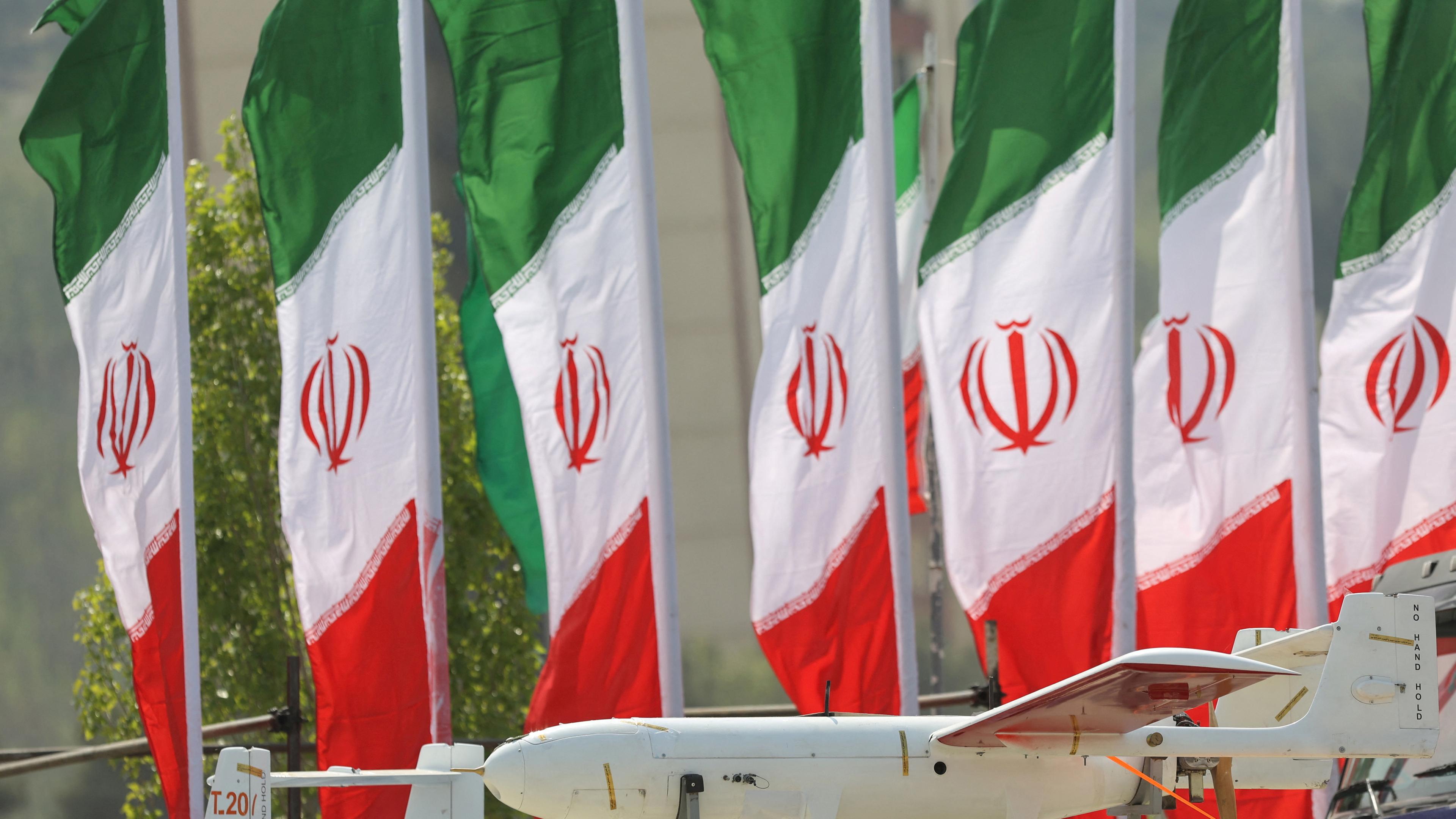 Parade zum Nationalen Armeetag in Teheran