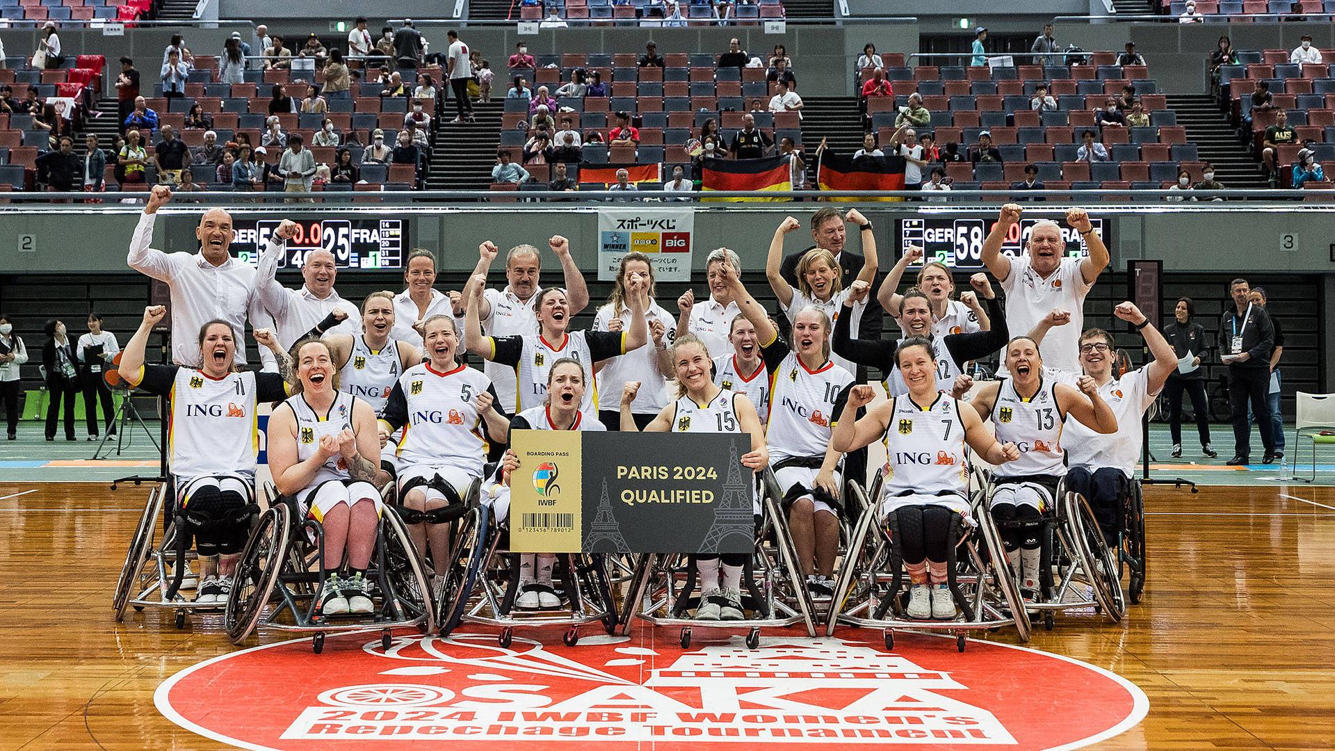 Die deutschen Damen jubeln nach dem Sieg gegen Frankreich, aufgenommen am 20.04.2024
