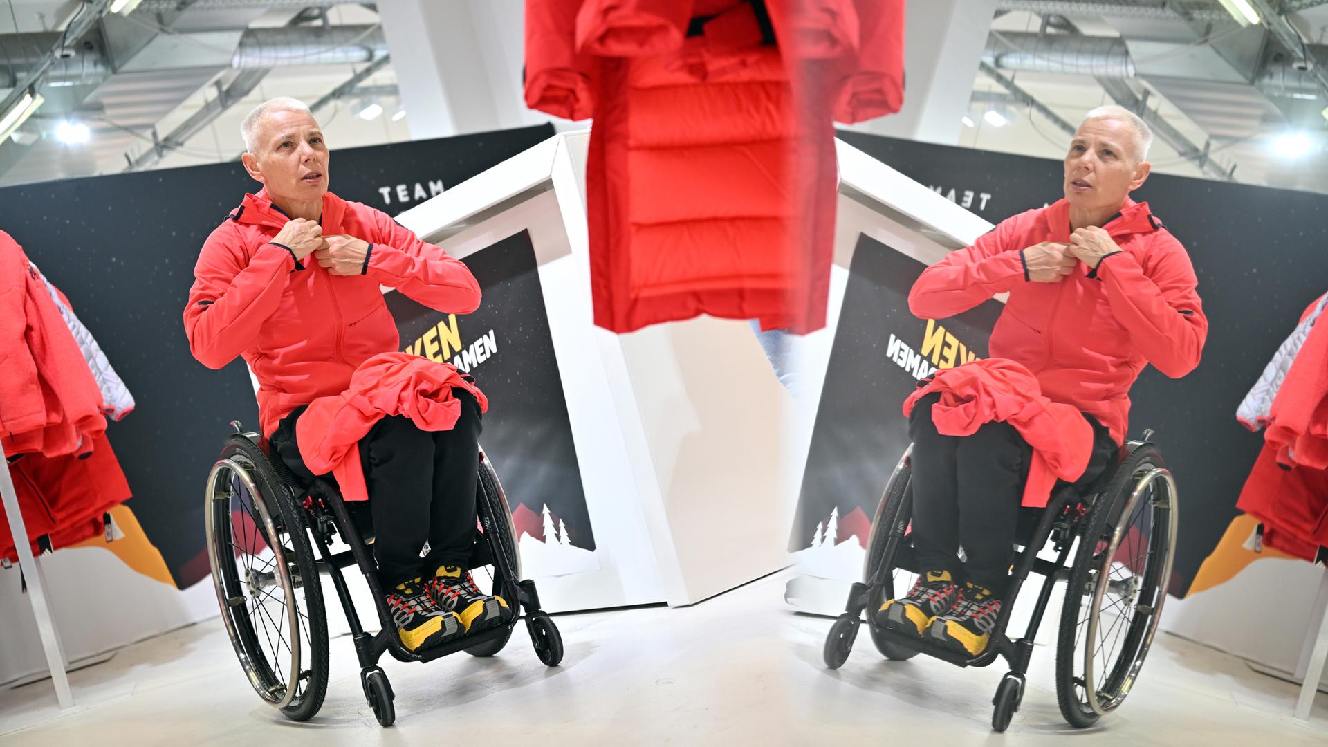 Andrea Eskau bei der Einkleidung zu den Paralympics 2026.