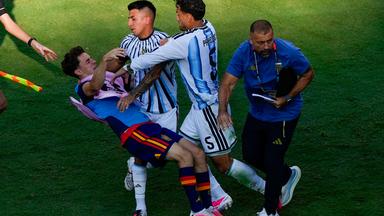 Wegen Rangelei: FIFA ermittelt gegen Argentinien