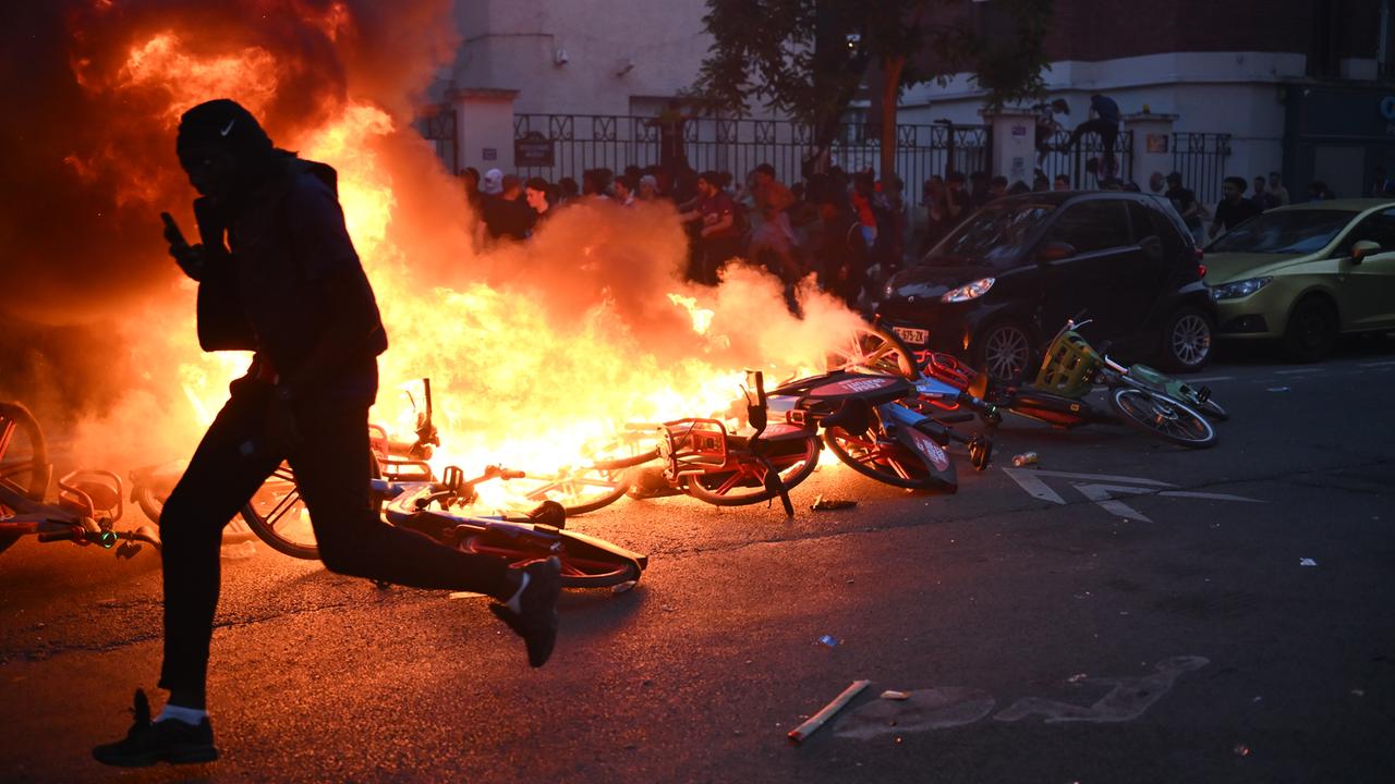 Paris: Riots and arrests after PSG victory