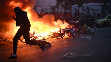 E-Bikes brennen in Paris nach dem Sieg von PSG über Arsenal im Champions-League-Finale.