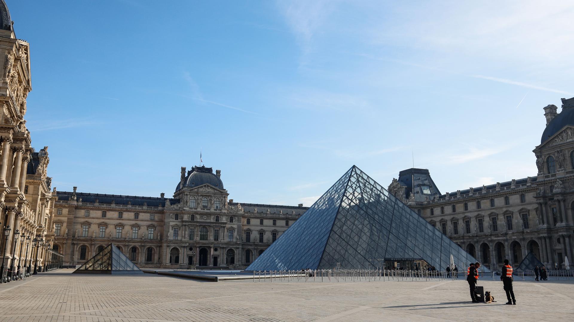 Paris, Louvre