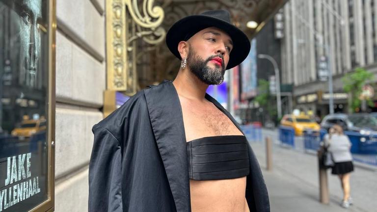 Pariss Roman bezeichnet sich als "bärtige Lady mit Körbchengröße A".