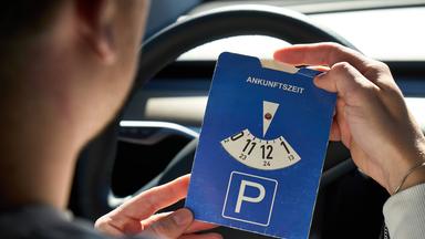Abschleppen und Knöllchen vermeiden: Was beim Parken gilt