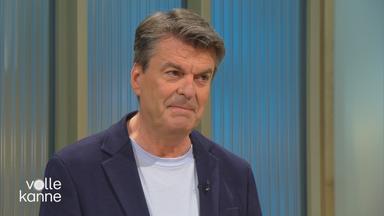 Reiserechtler Kay Rodegra am "Volle Kanne"-Top-Themen-Pult