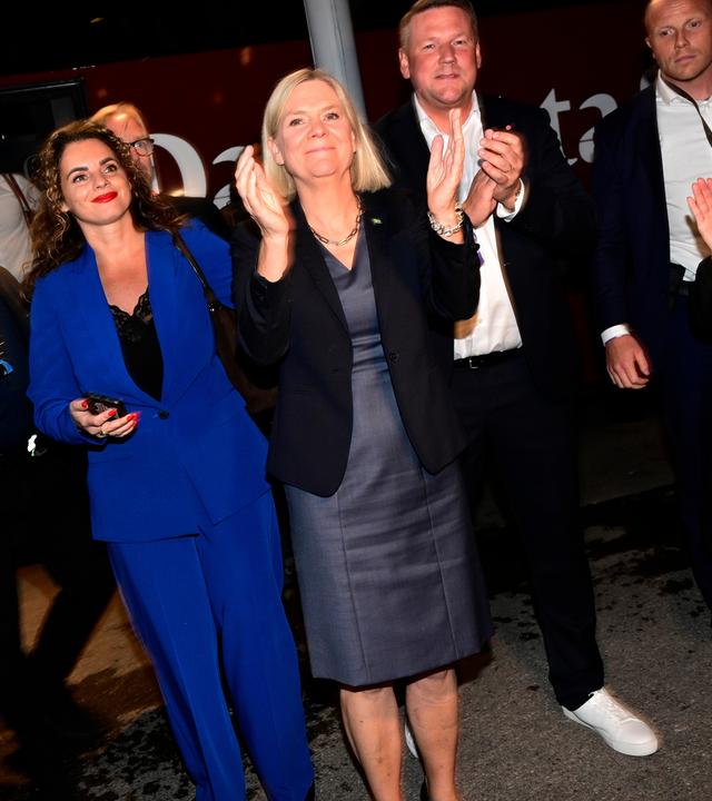 Schweden, Stockholm: Die Vorsitzende der Sozialdemokraten, Magdalena Andersson, trifft zur Wahlnacht der Partei ein.