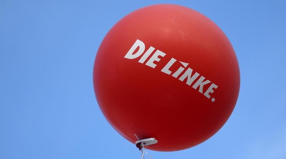 Roter Luftballon mit der Aufschrift: "Die Linke".