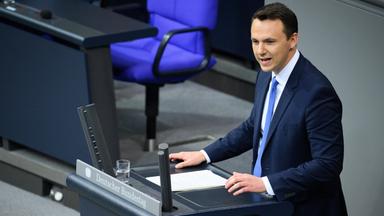 Pascal Reddig (CDU) spricht in der 29. Plenarsitzung der 21. Legislaturperiode im Deutschen Bundestag.