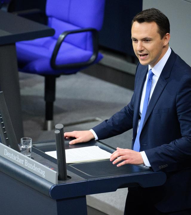 Pascal Reddig (CDU) spricht in der 29. Plenarsitzung der 21. Legislaturperiode im Deutschen Bundestag.