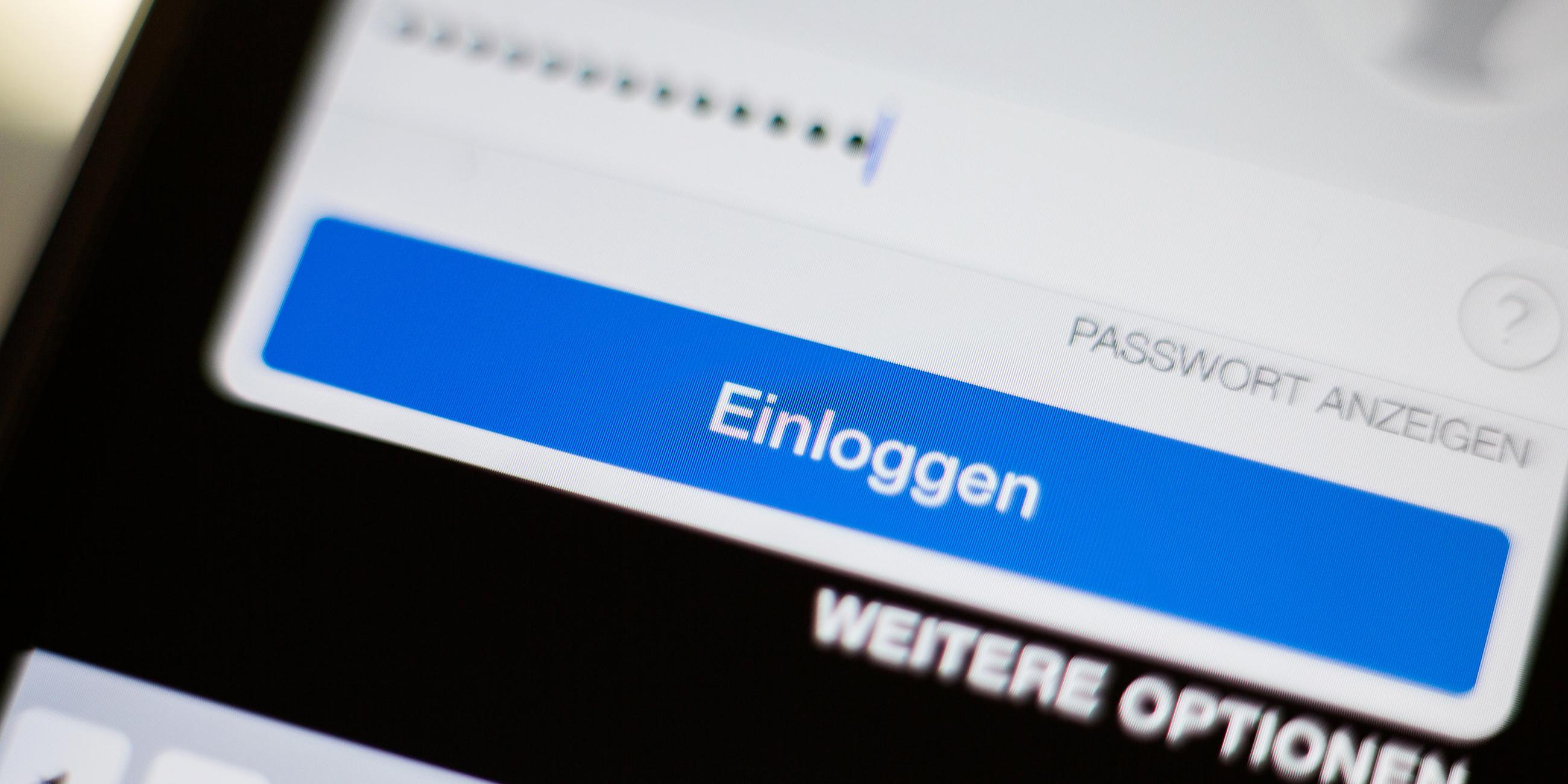 Das Wort "Einloggen" ist am 28.10.2014 in erlin auf einem Iphone zu sehen
