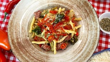Pasta mit Brokkoli, Fenchel und Salsiccia