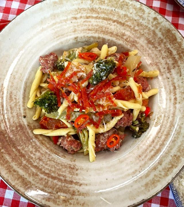 Pasta mit Brokkoli, Fenchel und Salsiccia