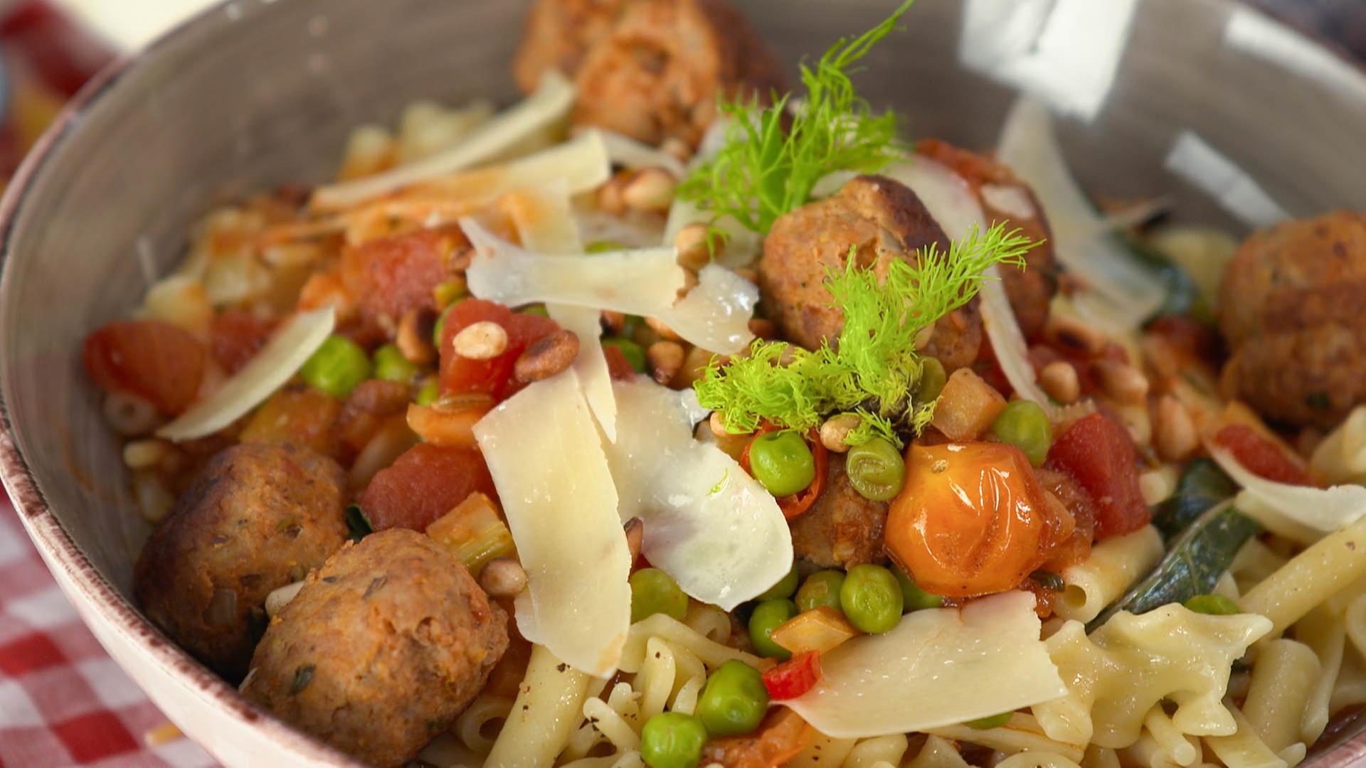 Pasta Mista mit Hackbällchen und Fenchel 