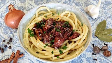 Pastitsáda - Traditionelles Schmorgericht aus Korfu