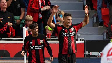 Patrik Schick (Bayer 04 Leverkusen) jubelt. 