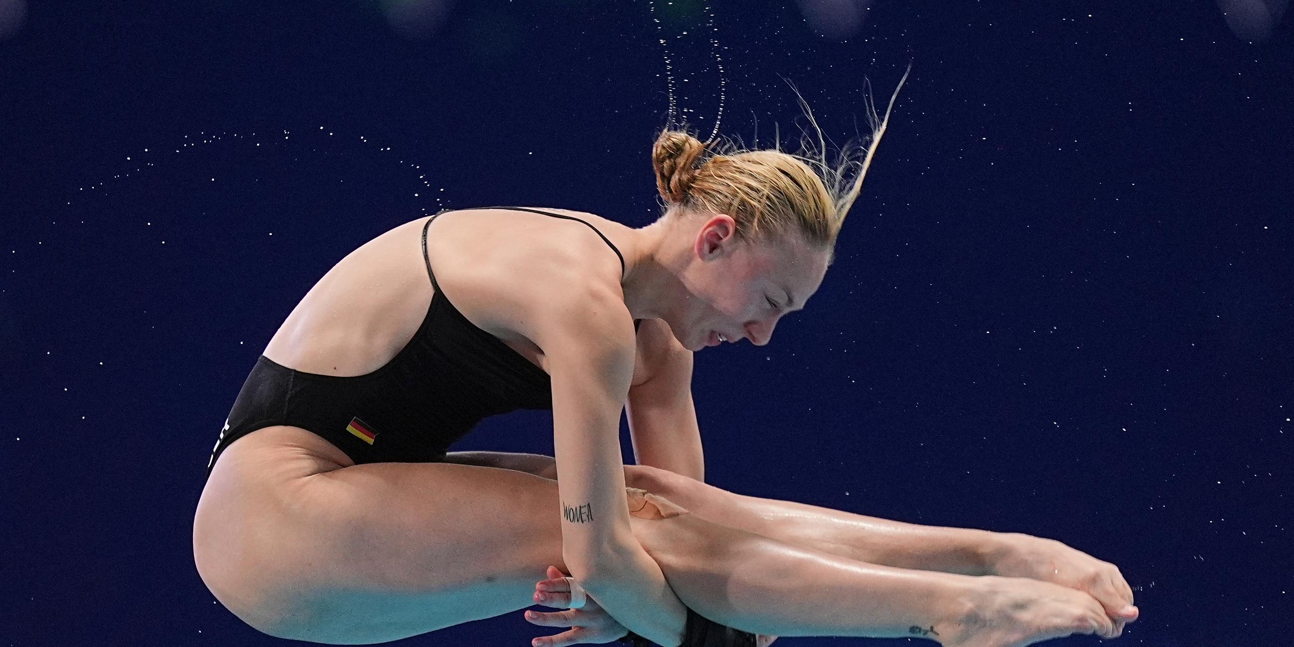 Pauline Pfeif startet für Deutschland im 10-Meter-Turmspringen bei der WM in Singapur.