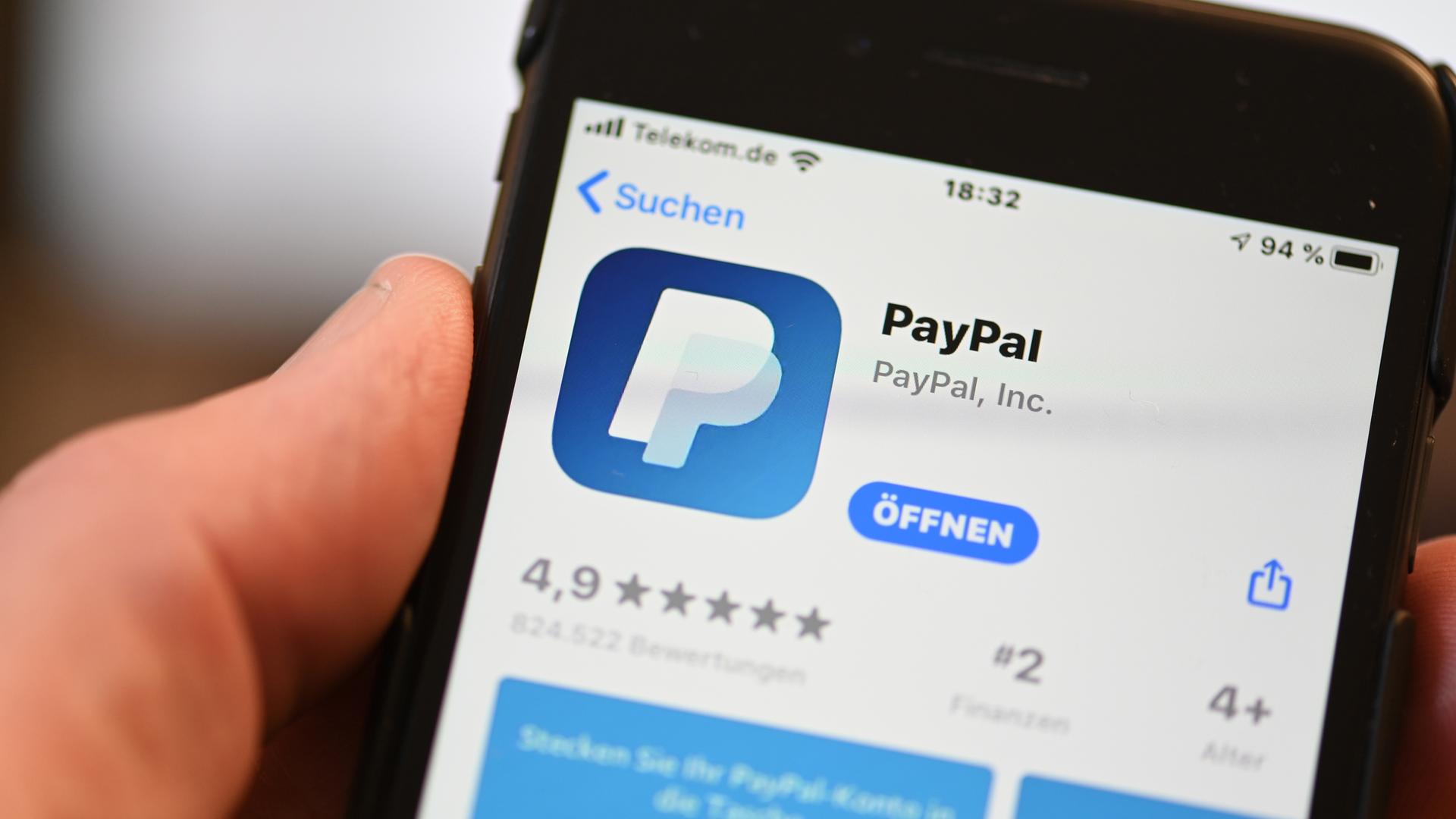 Symbolbild: PayPal App auf einem Smartphone