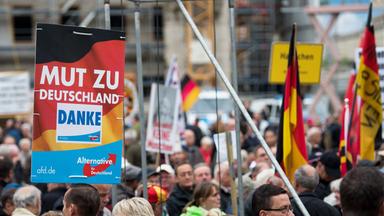nach der bundestagswahl - pegida-kundgebung in dresden