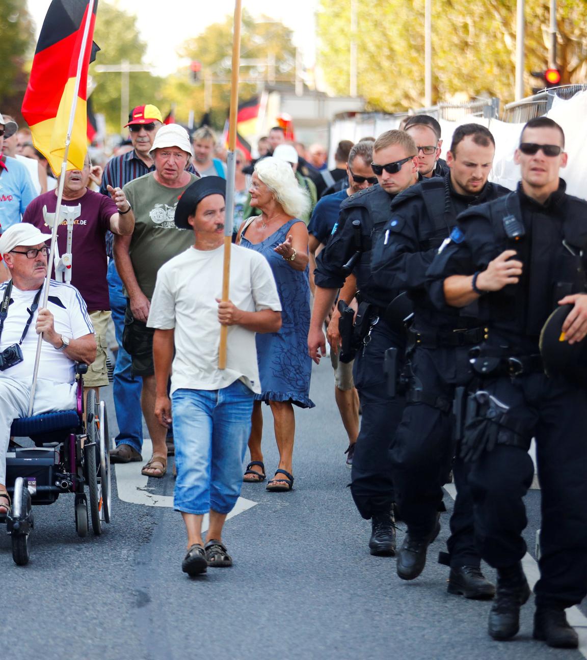 Protest am Rand des Besuches von Kanzlerin Merkel in Dresden