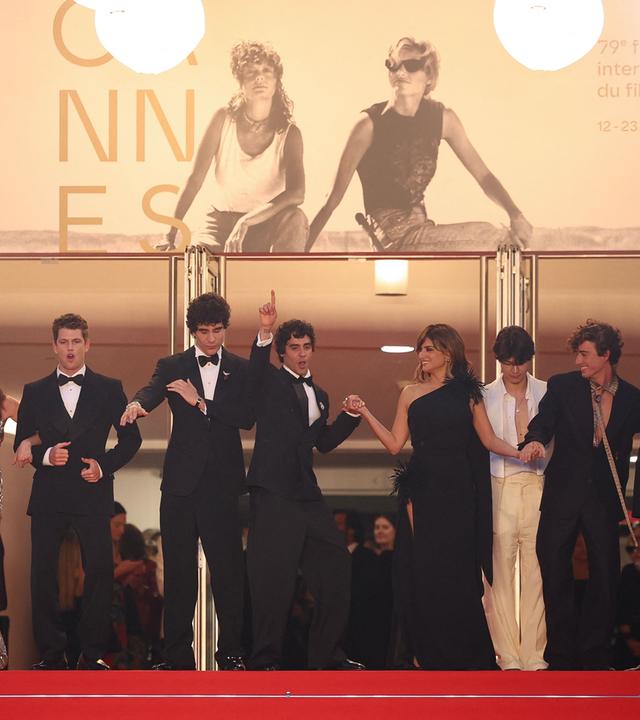 Penélope Cruz tanzt nach Filmpremiere in Cannes