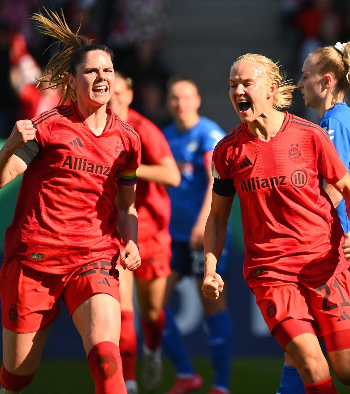 Torjubel Pernile Harder (FCB) nach Tor zum 2-2.