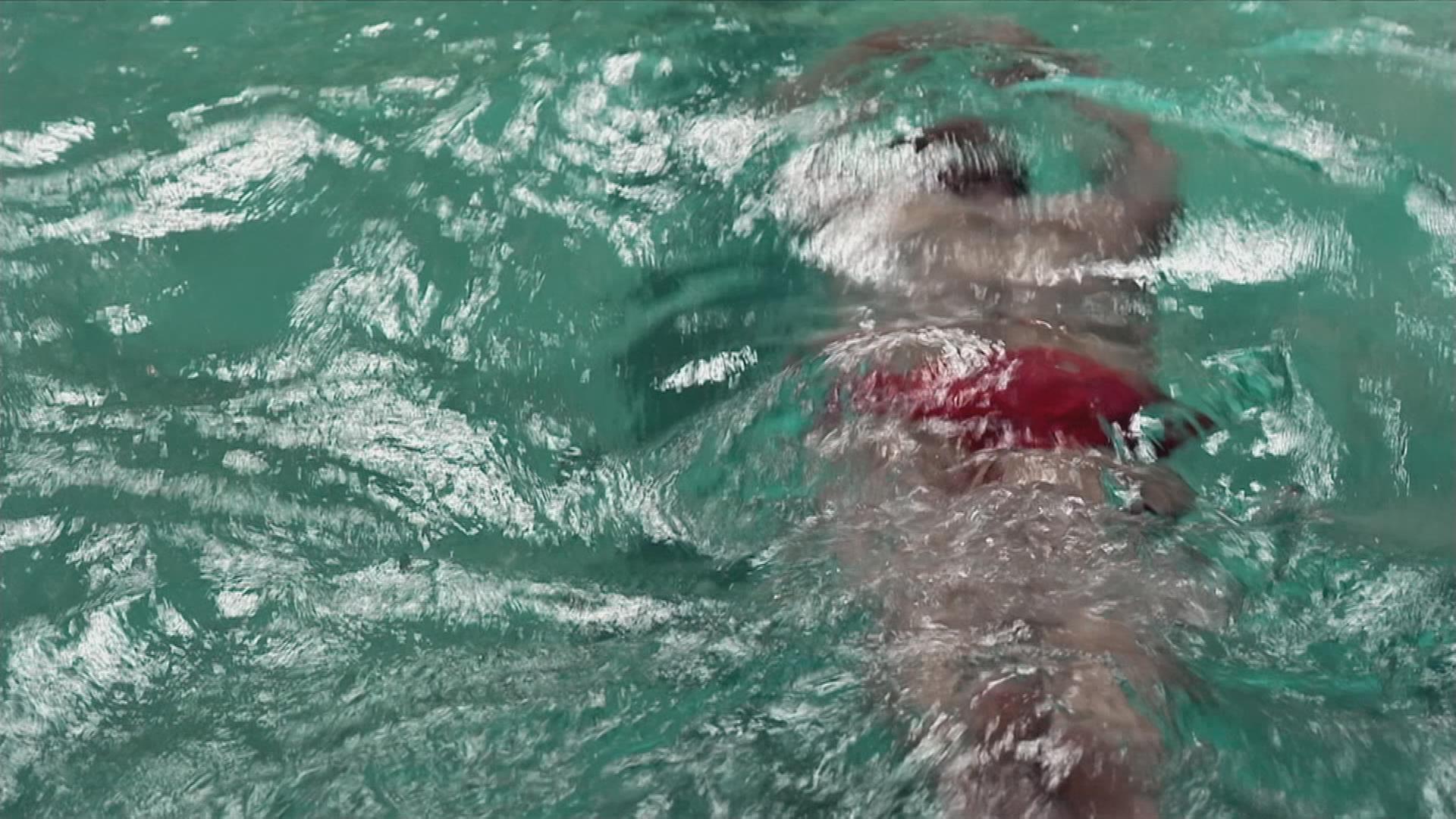 Person unter Wasser