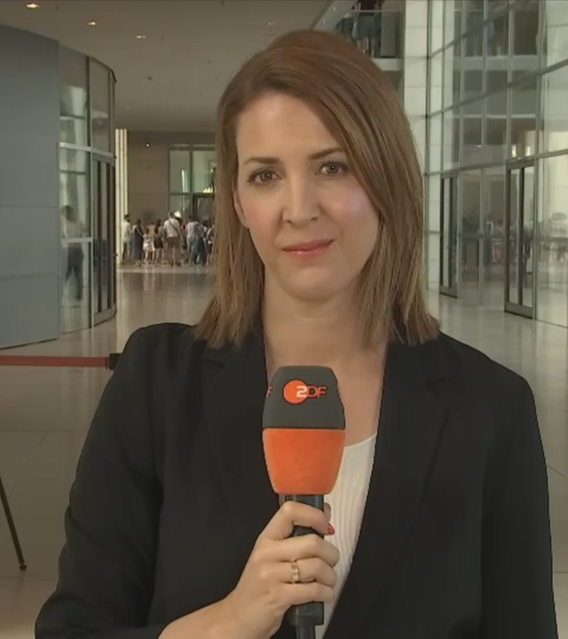 Über die Folgen der Umstrukturierung im Bundeskabinett durch Kanzler Merz berichtet ZDF-Korrespondentin Andera Maurer aus Berlin. 