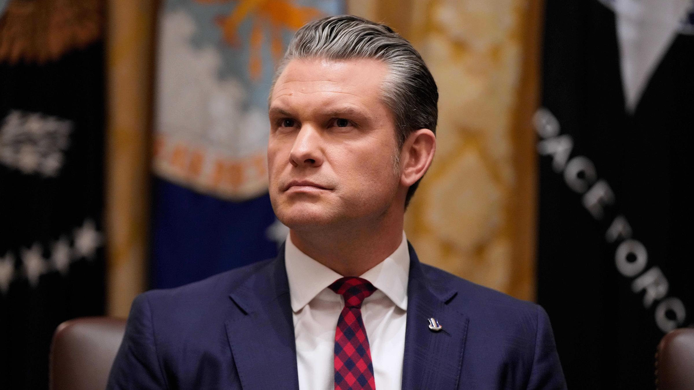 Pete Hegseth bei einem Meeting im Weißen Haus