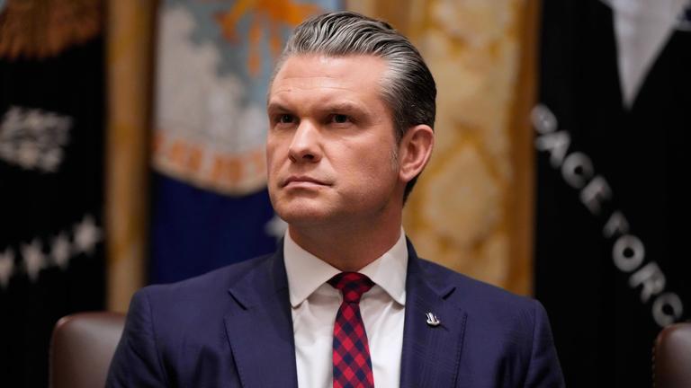 Pete Hegseth bei einem Meeting im Weißen Haus