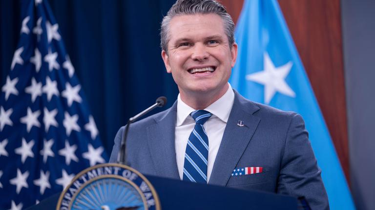 US-Verteidigungsminister Pete Hegseth während einer Pressekonferenz im Pentagon.