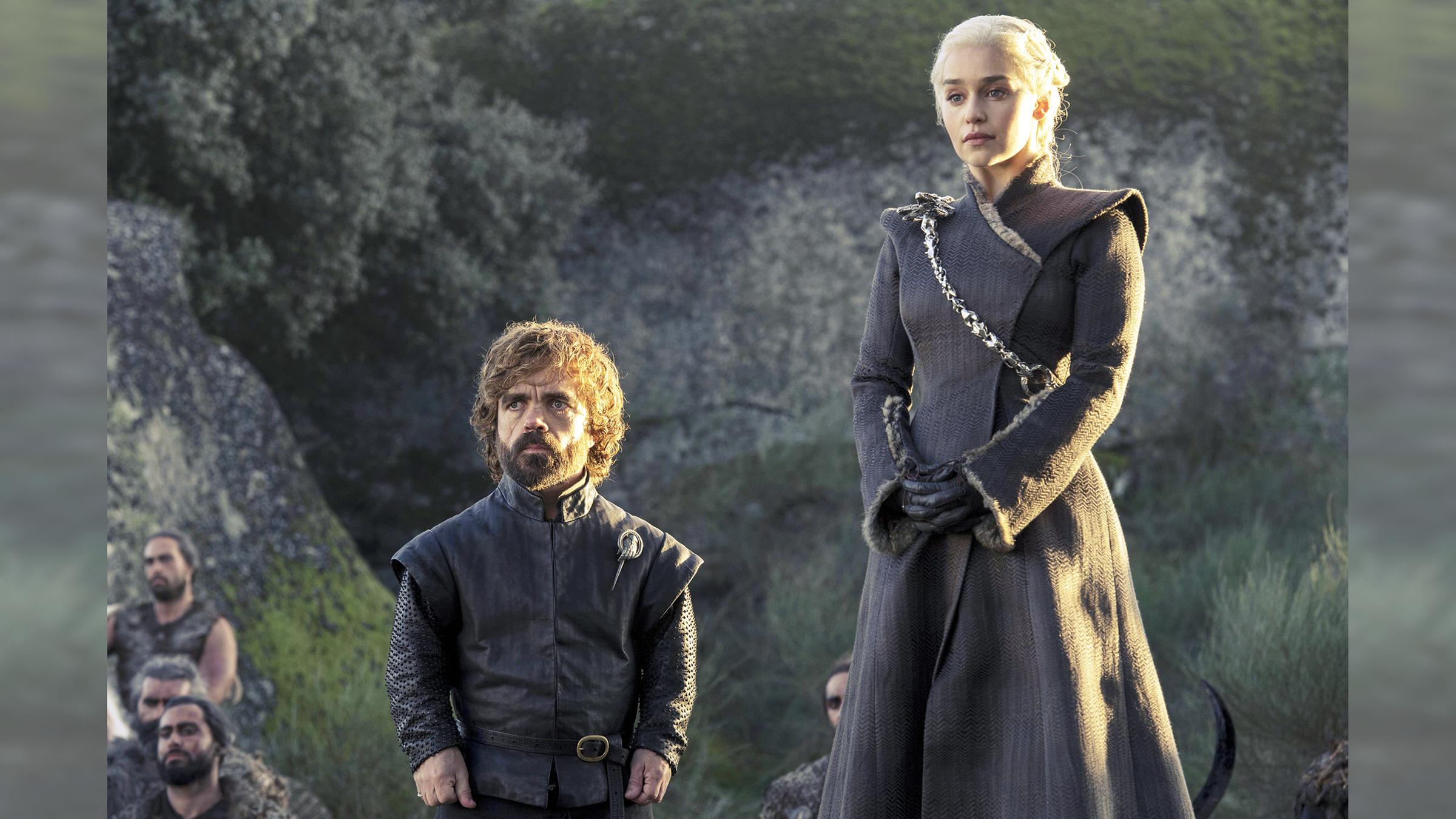 Peter Dinklage als “Tyrion Lannister“ neben Emilia Clarke alias “Daenerys Targaryen" in der Serie "Game of Thrones"