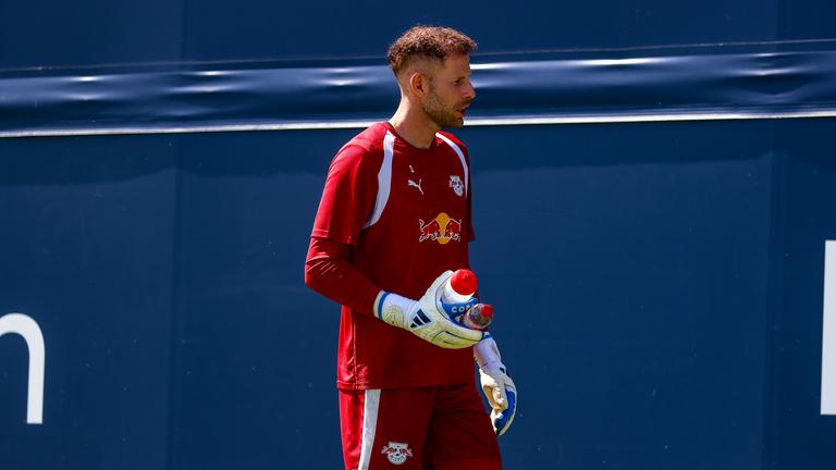 Peter Gulacsi beim Training im Dress von RB Leipzig