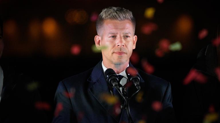Wahlsieger Peter Magyar hält am 12.04.2026 in Budapest, Ungarn, eine Rede bei der Wahlparty von Tisza. 