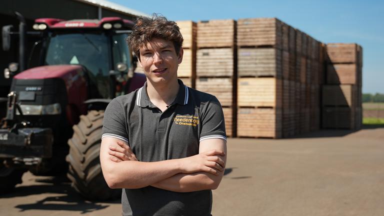 Zu sehen ist Junglandwirt Peter Meedendorp.