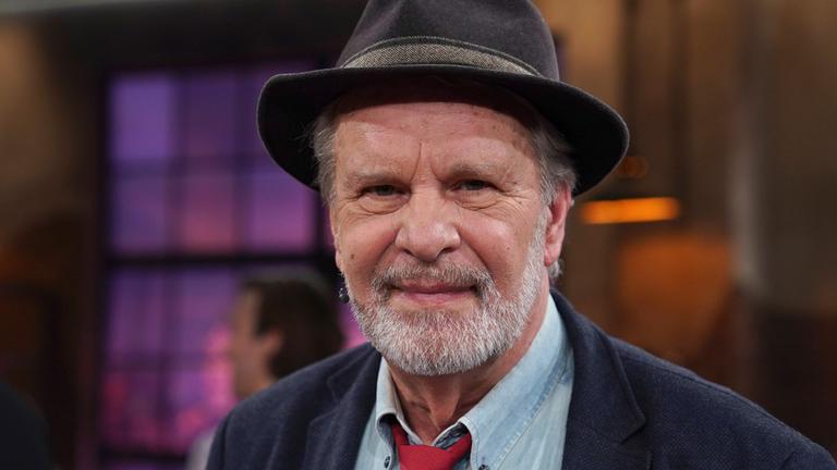 Peter Sattmann in einer Talkshow. (Archiv)