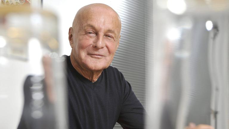 Designer Peter Schmidt