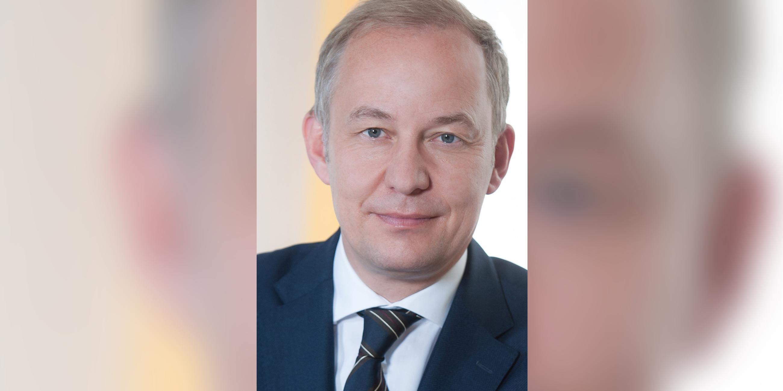 Portrait-Foto von Peter Zwanzger, Vorsitzender der Gesellschaft für Angstforschung