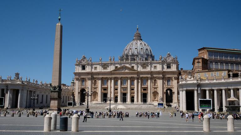 Der Petersplatz im Vatikan. Symbolbild