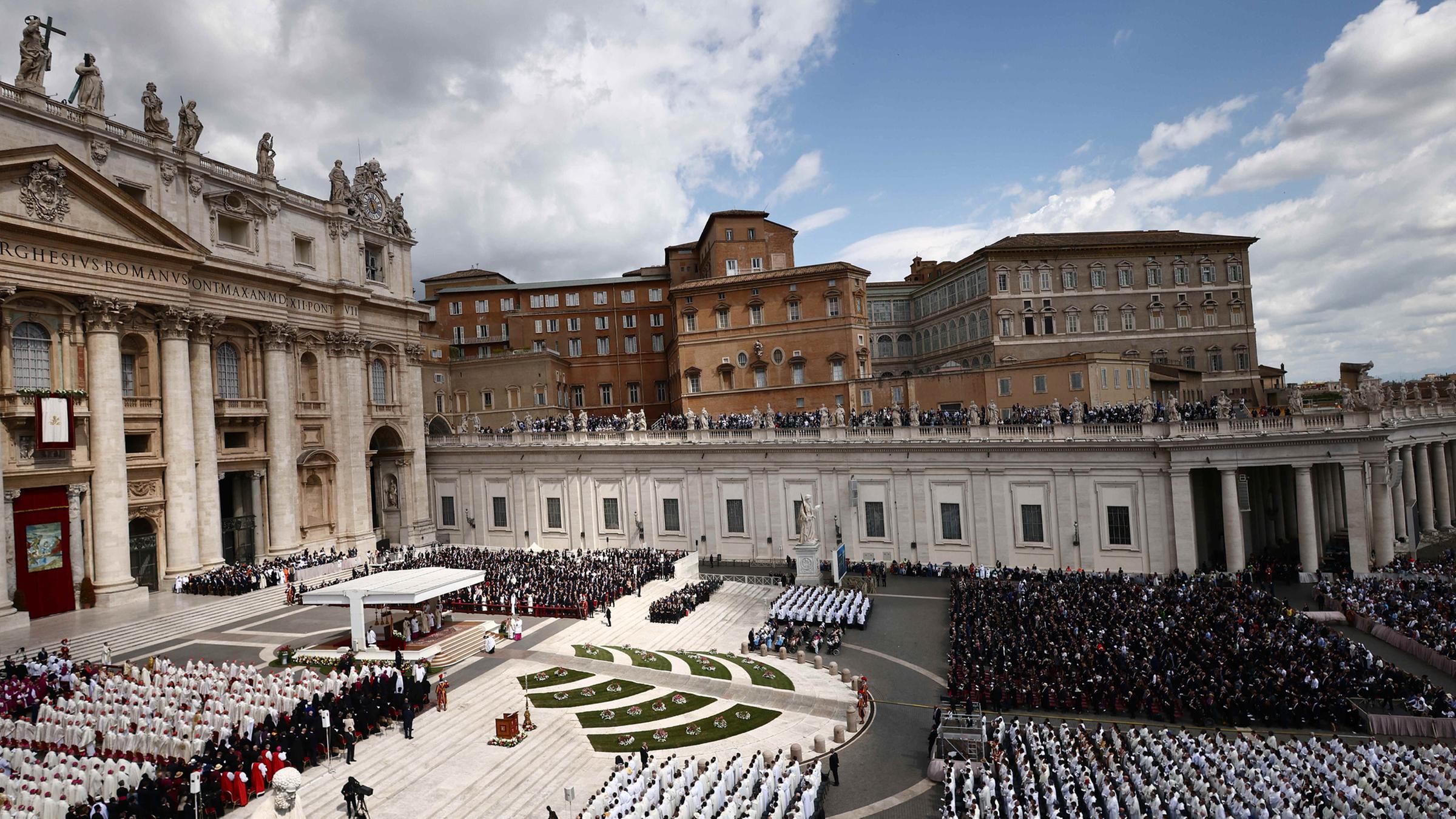 Petersplatz am Tag der Amtseinführung von Papst Leo XIV am 18.05.2025