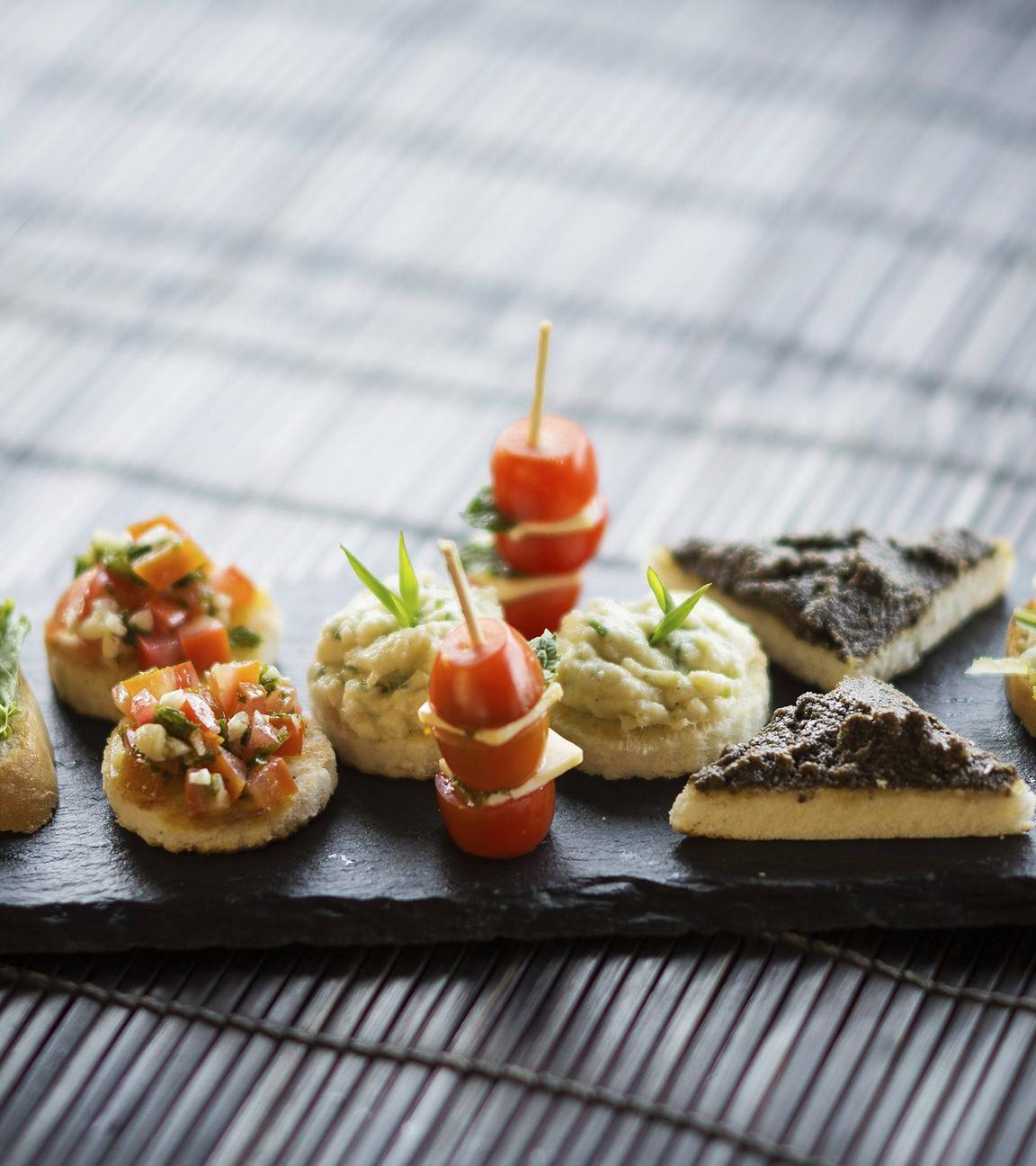 Petite Four und Schokotarte