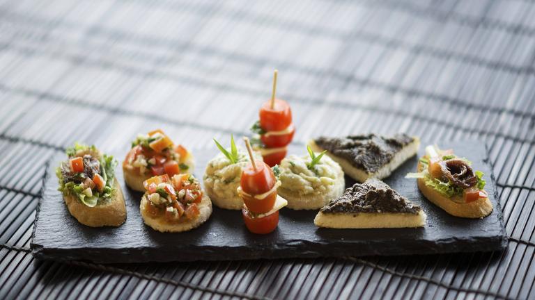 Petite Four und Schokotarte