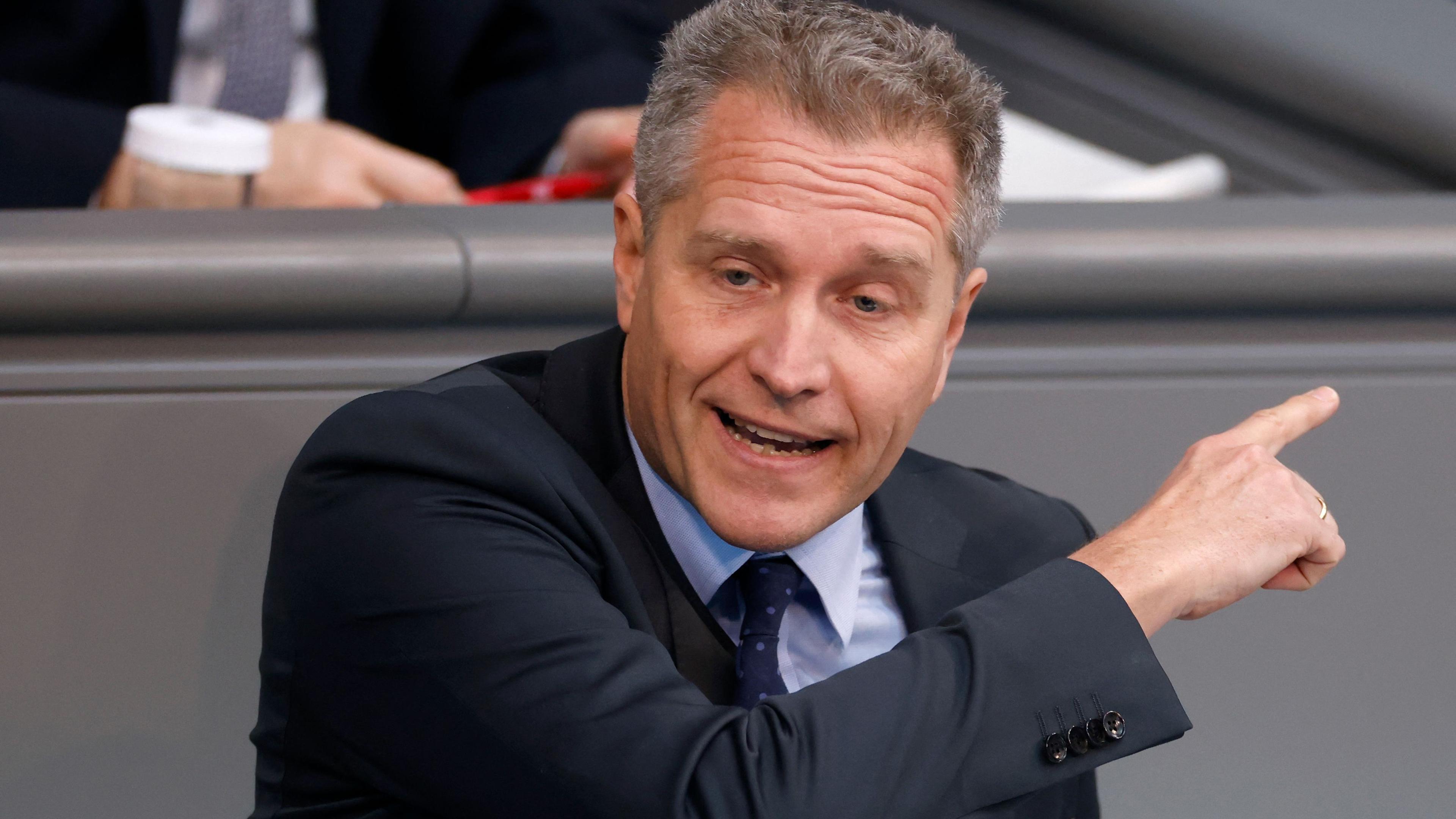 Petr Bystron spricht am 19.01.2023 in Berlin in einer Sitzung des Bundestages über die Lieferung von Kampfpanzern an die Ukraine.