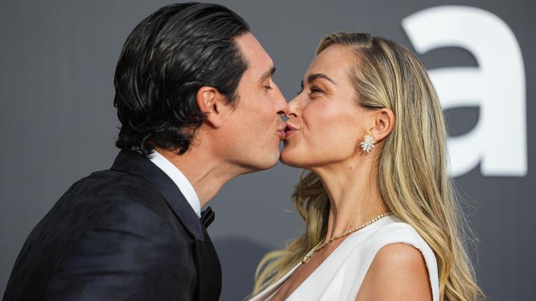 Petra Nemcova und ihr Mann bejamnin bei der amfar Gala